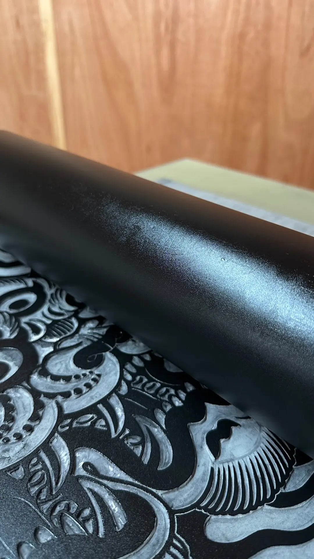 Detail view of NBR rubber used by Ritualis Press in their product Lino Pin Roller